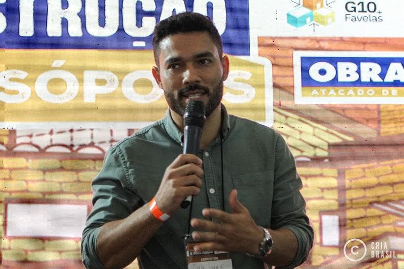 Carlos Silva, fundador da ConstruFavela